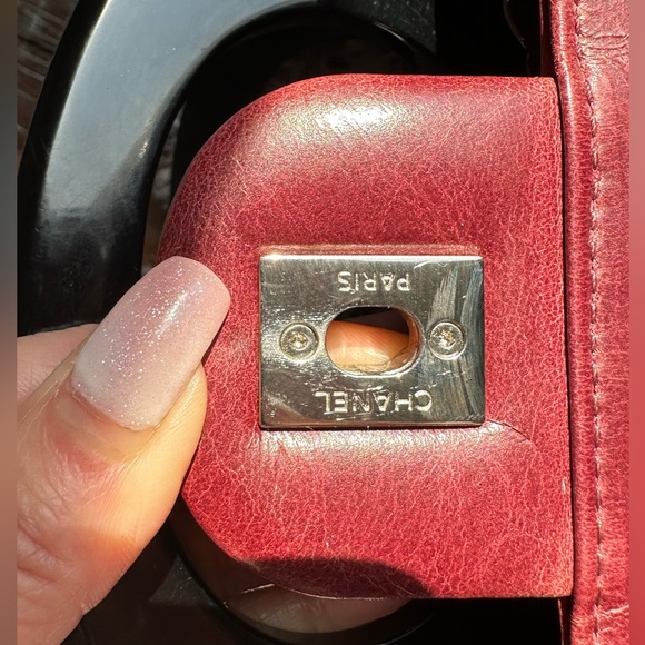 Preowned - CHANEL
Glazed Calfskin Quilted Small CC Delivery Tote Burgundy - Picture 9 of 16